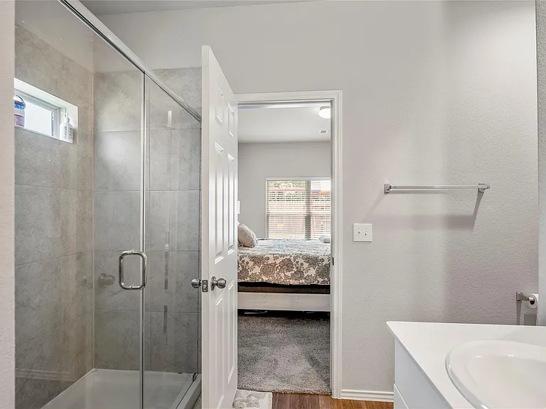 210 Bellewood Manor Dr — Photo 20