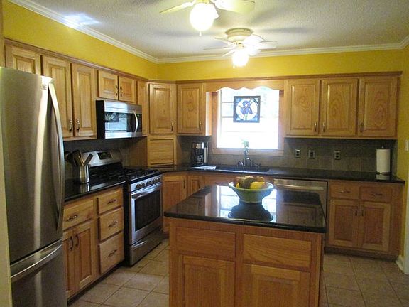 4th image of 28 Sealcrest Dr
