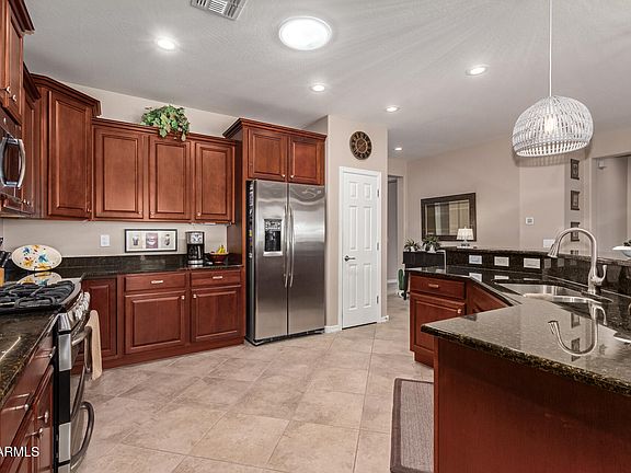 3rd image of 26954 W YUKON Drive
