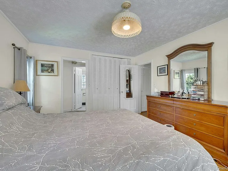 29 Deerfield Ave — Photo 17