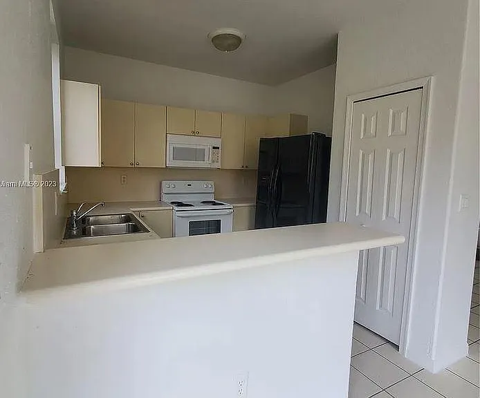 2742 SE 16th Ave #165 — Photo 33