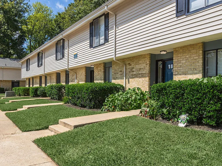 Pine Ridge Apartments — Photo 30
