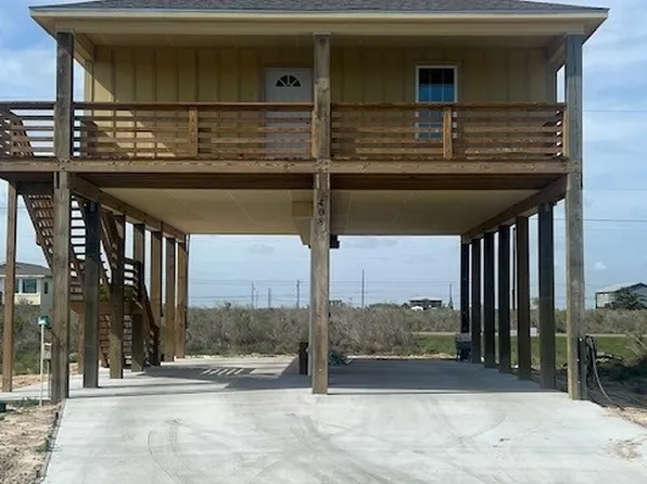 408 W Royal Oak Ln, Rockport, TX 78382