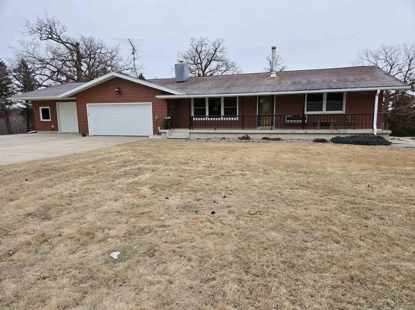8888 Yankee Ave, Cresco, IA 52136