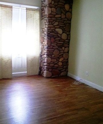 4th image of 303 Sunset Blvd