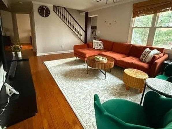 1 Courrier Pl, Rutherford, NJ 07070