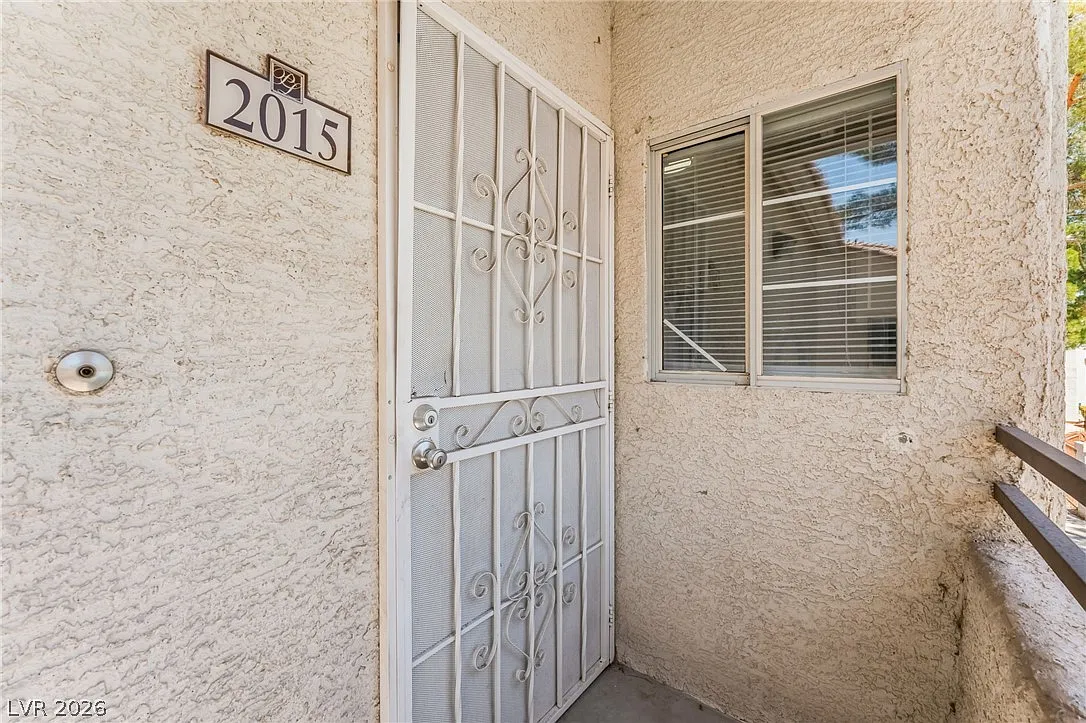 2 bed, 2.0 bath, 1118 sqft, $1,300 — Photo 3
