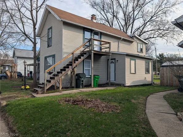 722 John St, Coshocton, OH 43812