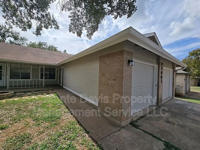 2 bed, 2.0 bath, 888 sqft, $1,495 — Photo 3