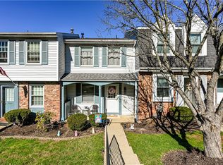 16 Shadow Dr, Pittsburgh, PA 15227