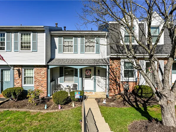 16 Shadow Dr, Pittsburgh, PA 15227