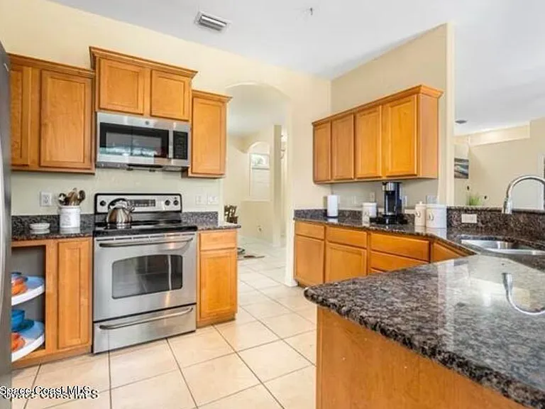 463 Eldron Blvd NE — Photo 7