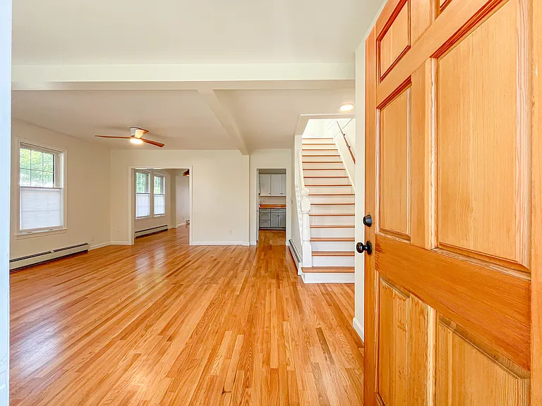 22 Crescent Ave — Photo 4