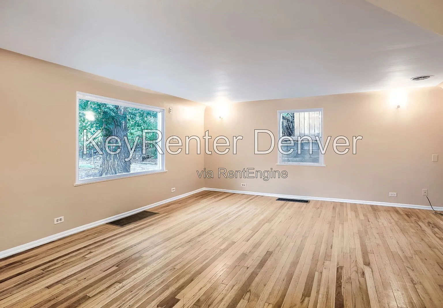 3 bed, 1.0 bath, 1404 sqft, $2,650 — Photo 4