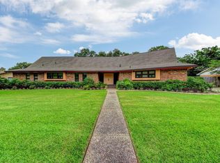 1003 Woodland Dr, Seabrook, TX 77586