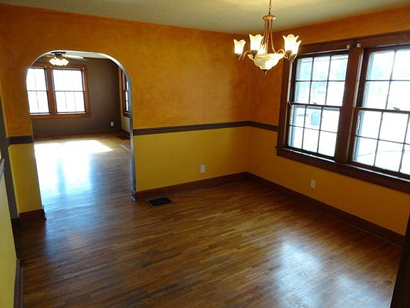 2nd image of 47 Colonial Ct