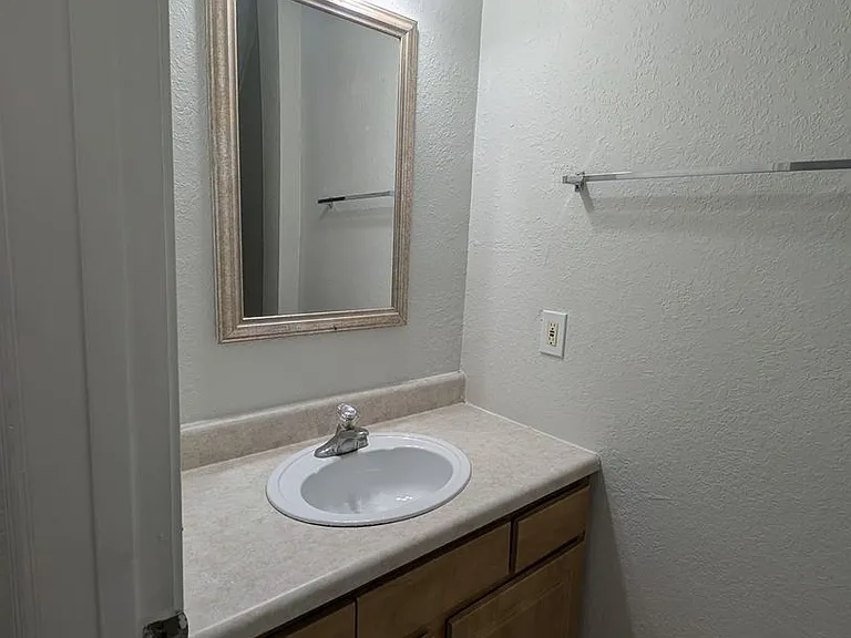 114 Cedar St — Photo 16