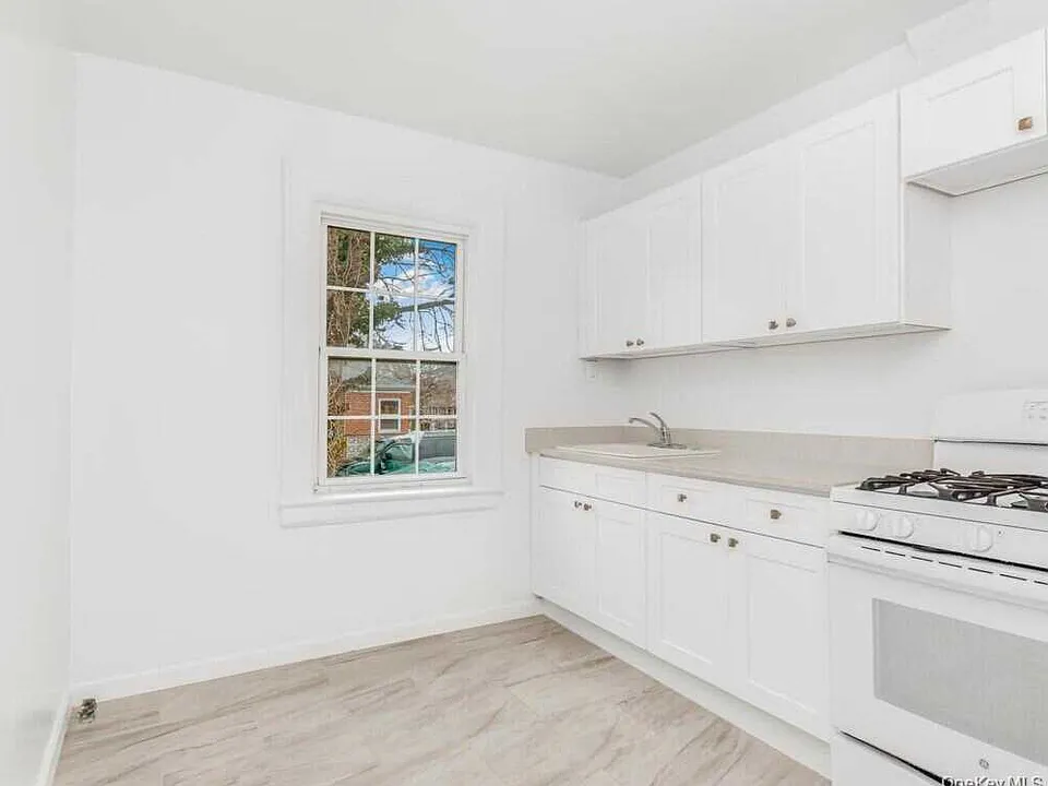 3302 Bronxwood Ave #1