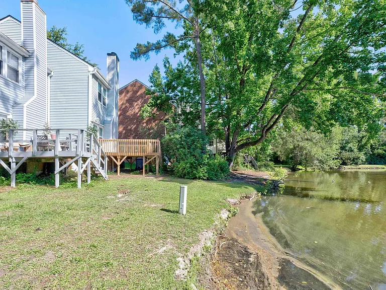 111 Village Walk — Photo 32