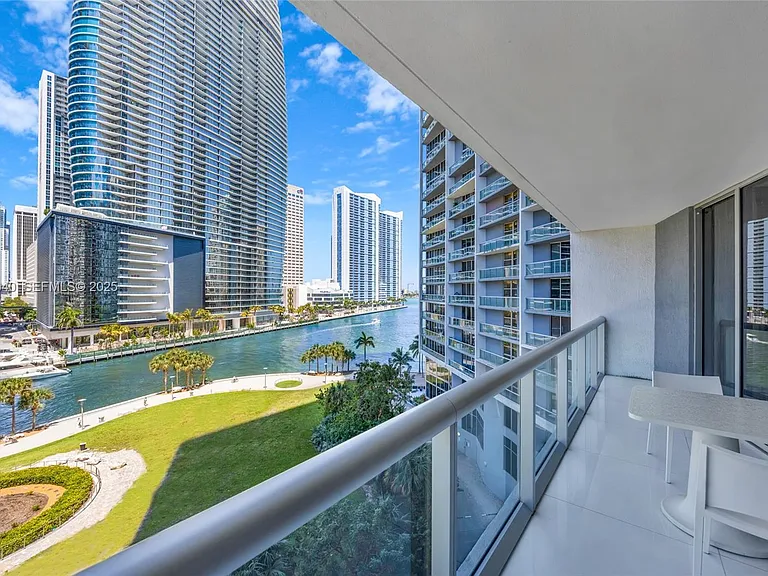 475 Brickell Ave #712-714 — Photo 17
