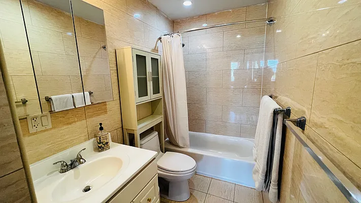 Rented by Project Queens LLC | media 9