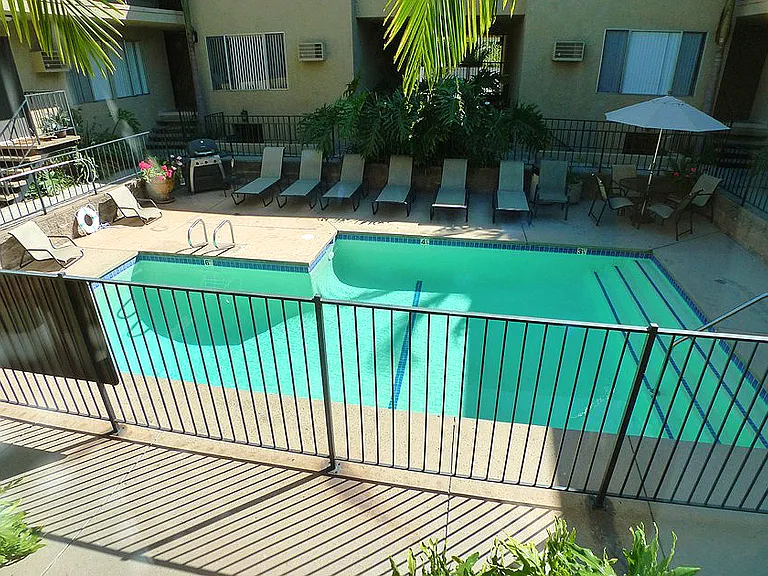 Alhambra @ Studio City Apts. — Photo 52