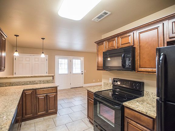 2nd image of 888 Meadowlands Dr