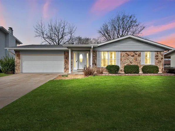 45 Dogwood Ln, Saint Peters, MO 63376