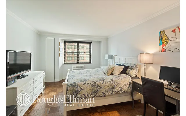 Sold by Douglas Elliman | media 6