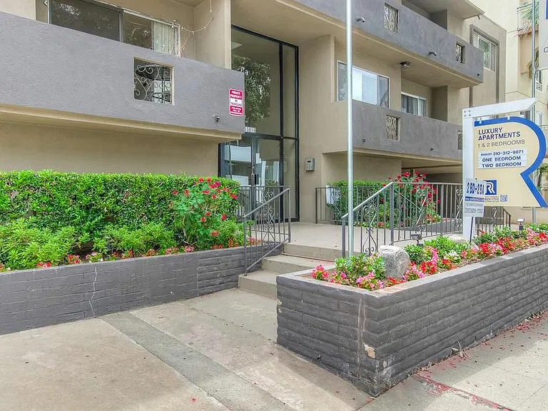 11818 Darlington Ave — Photo 8