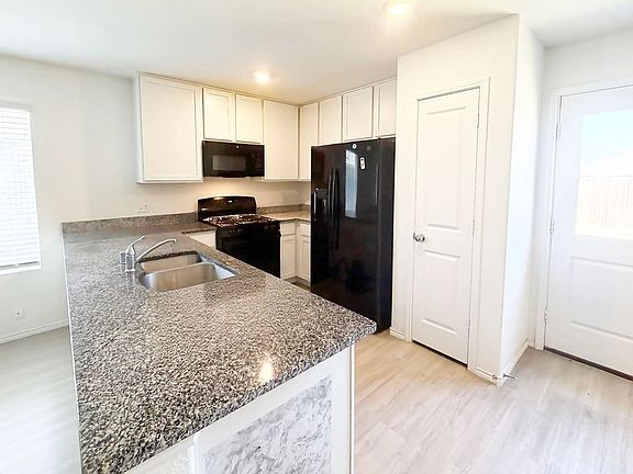 4th image of 7855 Rutherford Ln