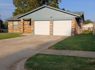 628 W Juniper Dr, Mustang, OK 73064