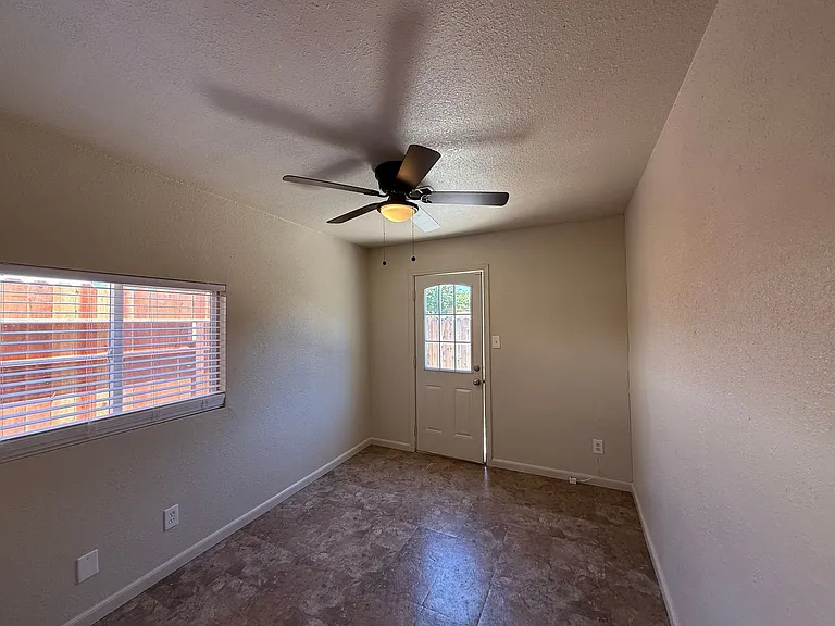 2054 Hyannis Cir — Photo 12
