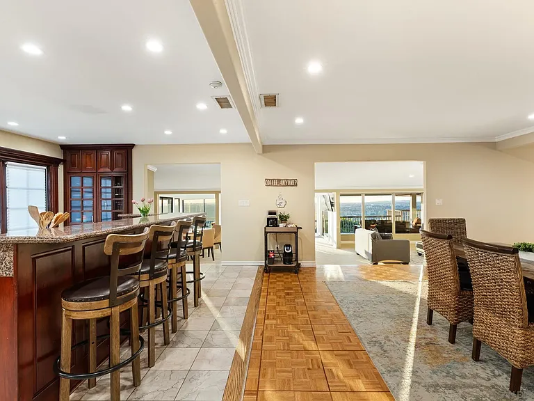4260 Eastridge Dr — Photo 17