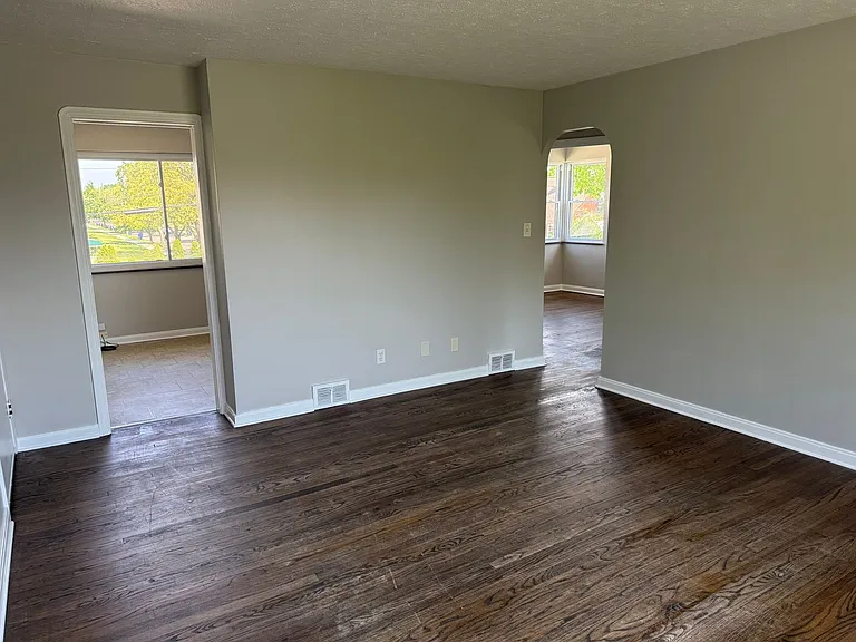 4101 Ridge Rd — Photo 7