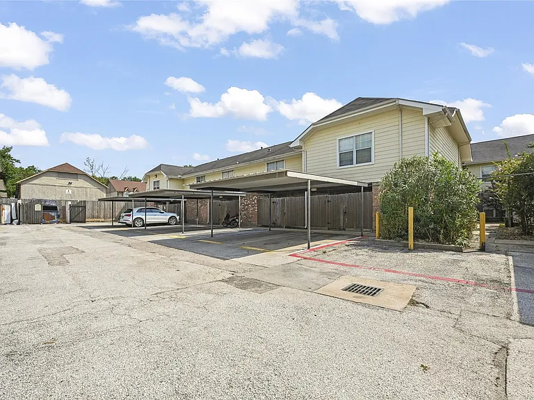 1520 Sherwood Forest St #301 — Photo 41