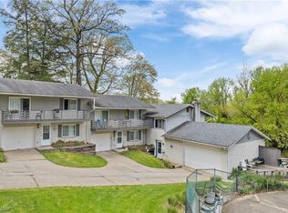 353-363 Vaughn Trl, Akron, OH 44319