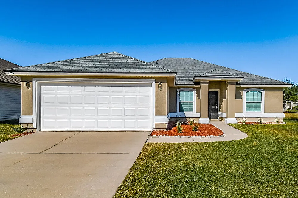 3 bed, 2.0 bath, 1594 sqft, $2,500 — Photo 1