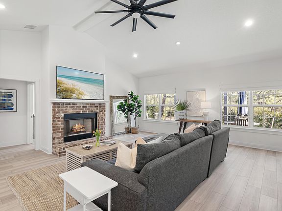 5th image of 288 Robert Ellis St