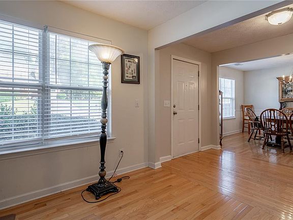 3rd image of 330 Pebblestone Dr