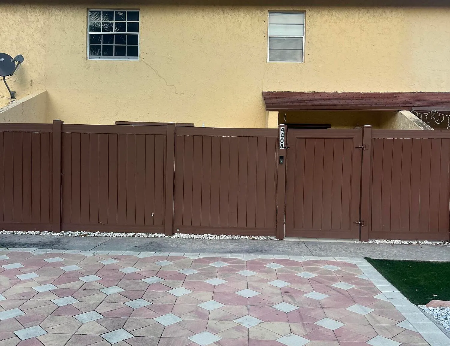 3 bed, 2.5 bath, 1400 sqft, $2,700 — Photo 1