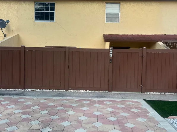 4408 NW 3rd Ter, Pompano Beach, FL 33064