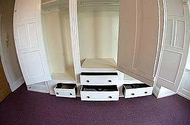 Main Room (built-in wardobe)