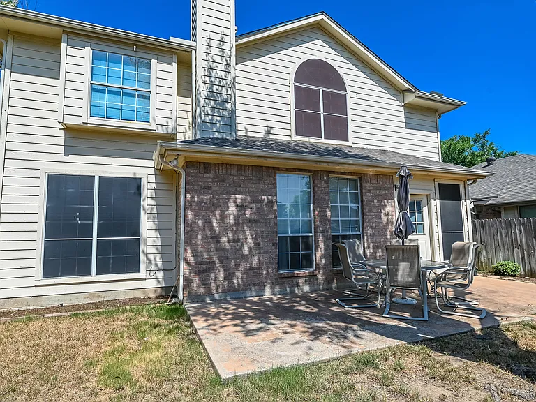 2100 Newport Dr — Photo 36
