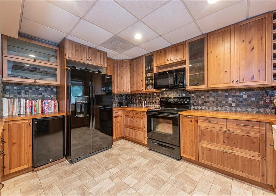 2nd image of 1505 Paddock Dr