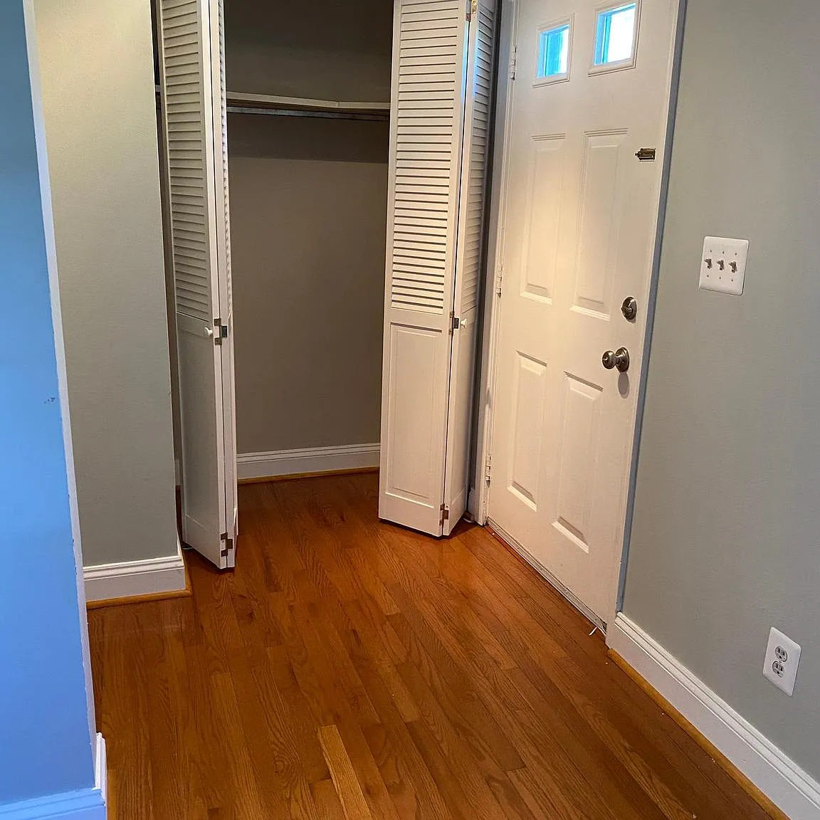 3 bed, 4.0 bath, 1550 sqft, $3,100 — Photo 2