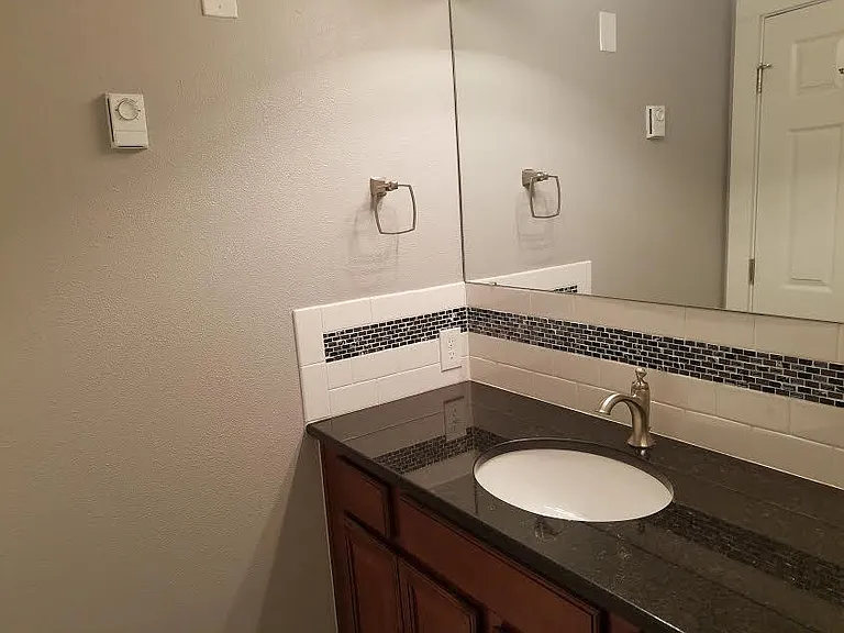 214 W Elm St #202 — Photo 8
