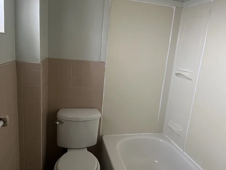 6121 Ridge Ave #C — Photo 4