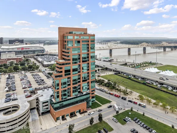 222 Witherspoon St #902, Louisville, KY 40202