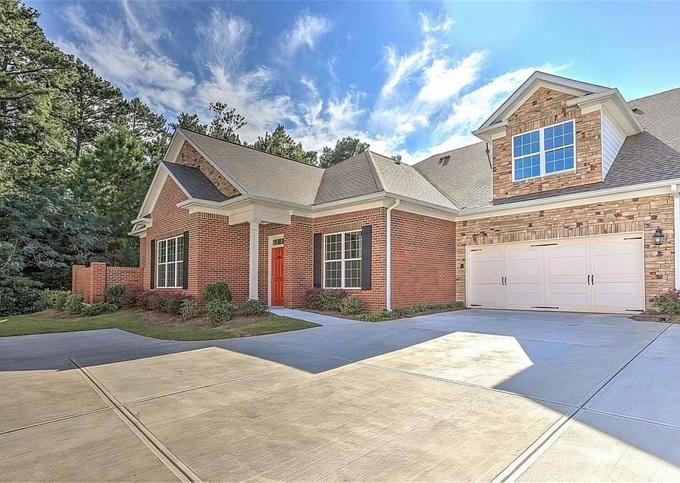 1st image of 302 Haven Cir
